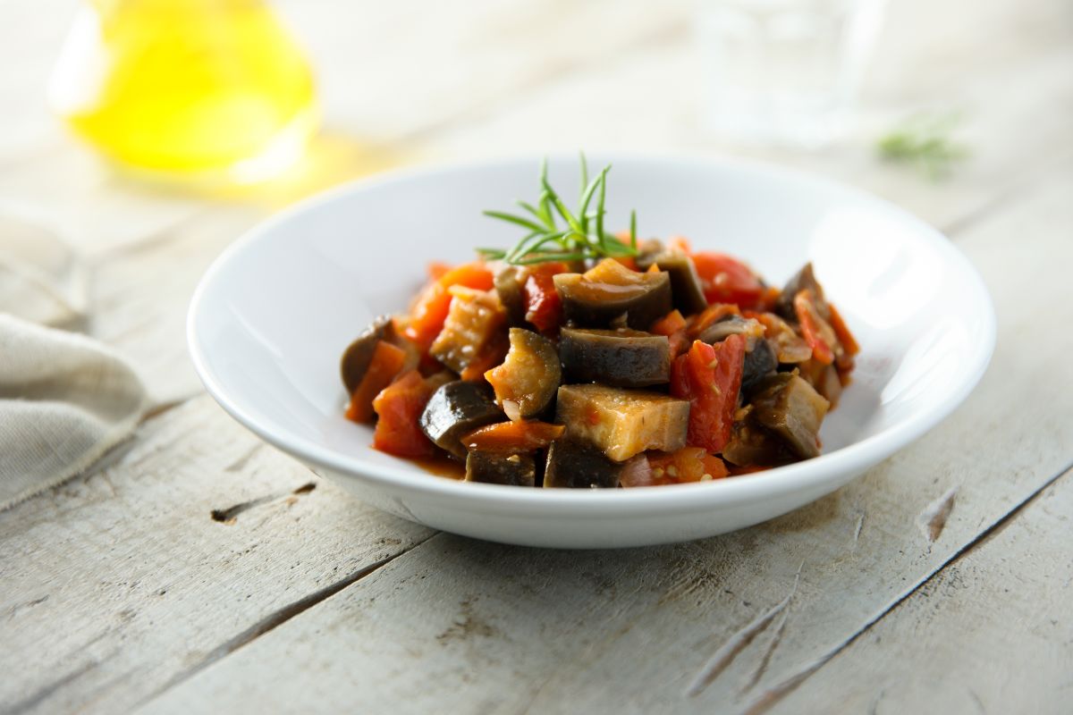 Piatto di verdure miste cotte